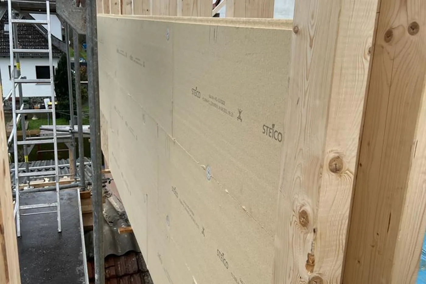 Konstruktiver Holzbau mit Fassadenaufbau von Holzbau Oberlerchner im Main-Kinzig-Kreis