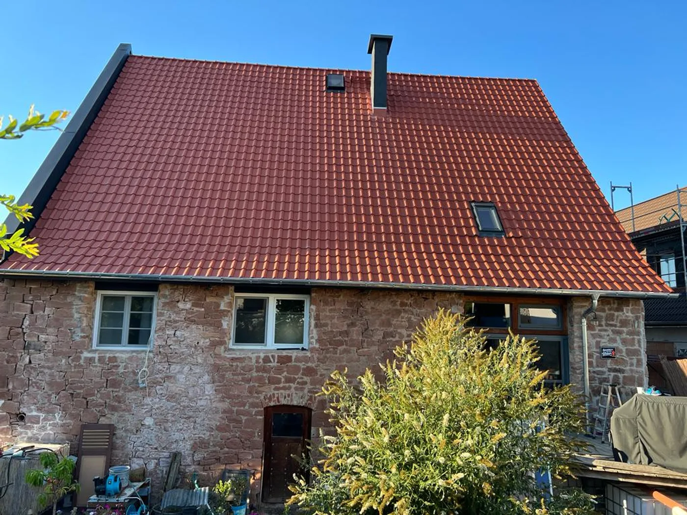 Dachsanierung mit Ziegeldeckung von Holzbau Oberlerchner in Gelnhausen